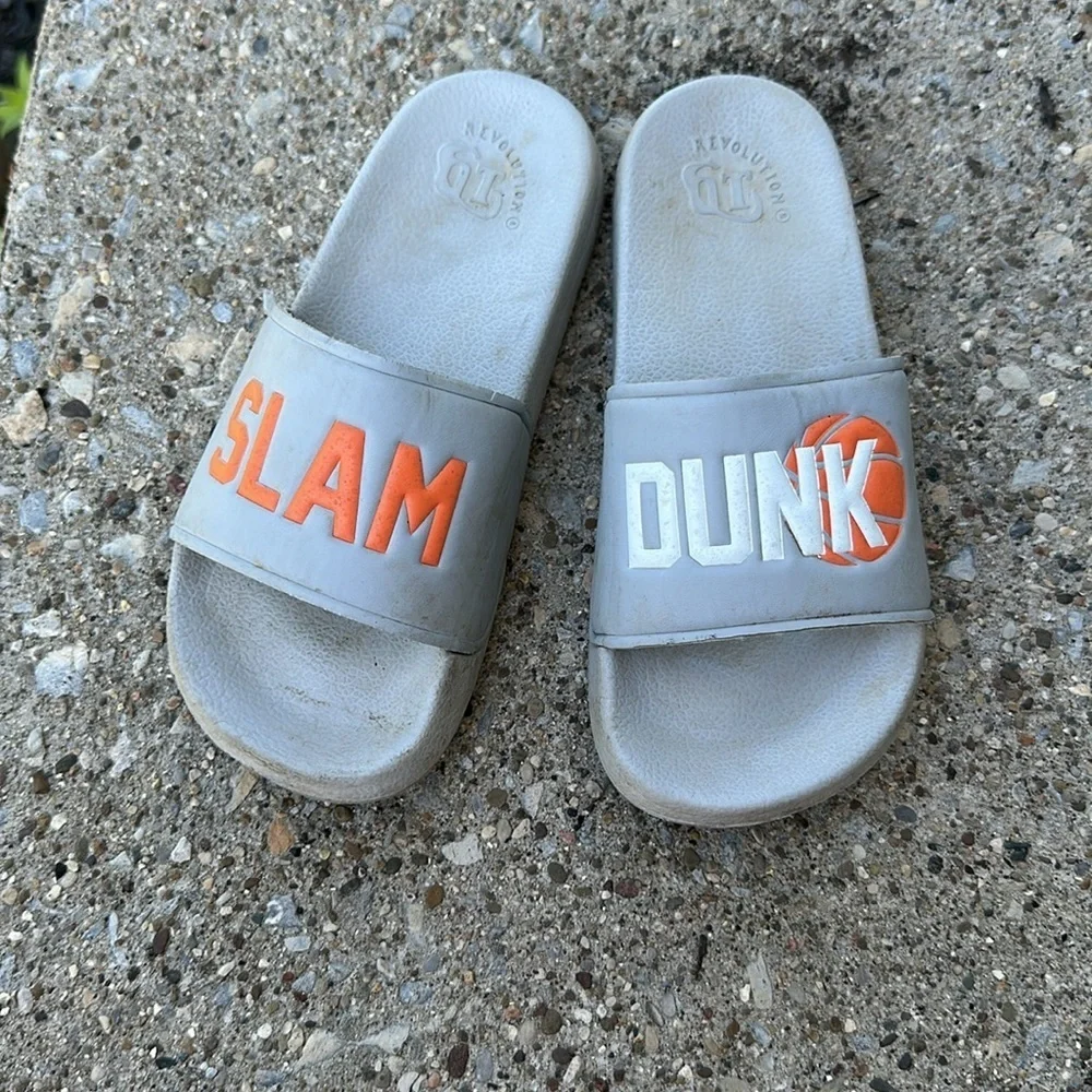 Slam Dunk grey slides size medium kids